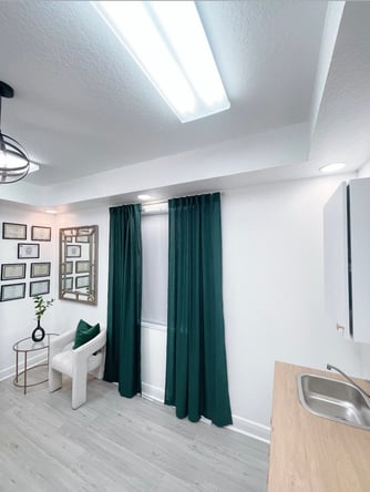 Perfect location, Wesley Chapel Salon Suite Available