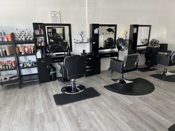 Salon Station For Rent