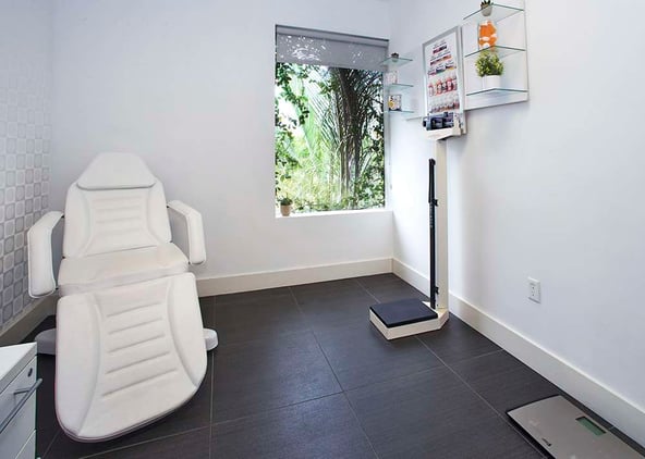Salon Suites for Rent in a Luxurious Mall in Plantation