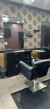 Professional Barber & Stylist Chairs for Rent in Upland – Flexible Daily, Weekly, Monthly Options