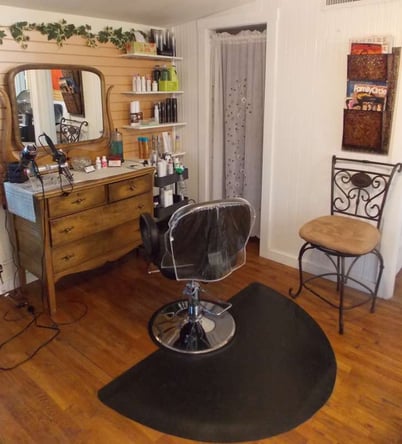 Hair Salon rental station available