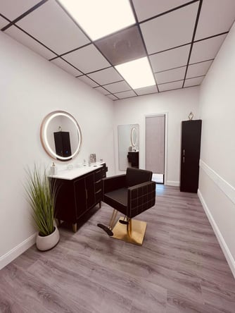 Salon Suites for Rent in Mobile Alabama. 4 weeks free! $235 a week