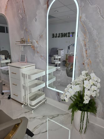 Private Stylist Chair in Modern Salon in heart of Fort Lauderdale