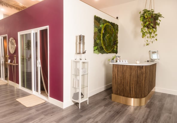Salon Chair & Spa Room Burbank