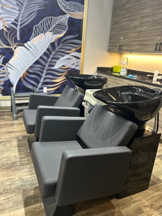 Salon Chair Rental in Saugus