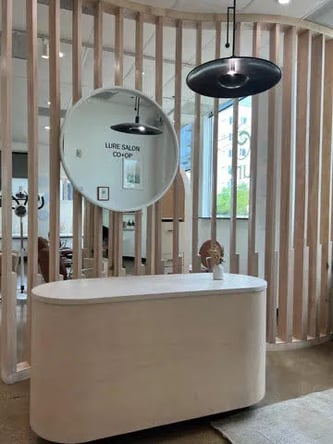 Hybrid Shared Salon Workspace – Daily or Weekly Rental