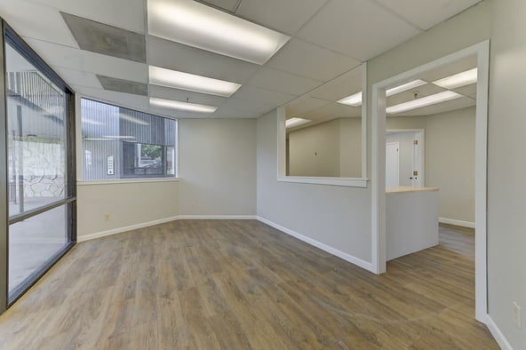 Provo Salon Suites & Booths — Private, All-Inclusive, Prime Location