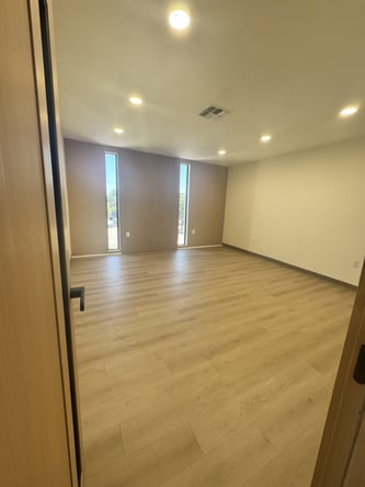 Suite Rental 95-225 sf