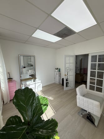 Beverly Hills Luxury Salon Chair Rental for Established Stylists (Part-Time)