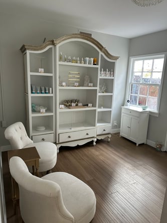 Manicurist space for rent