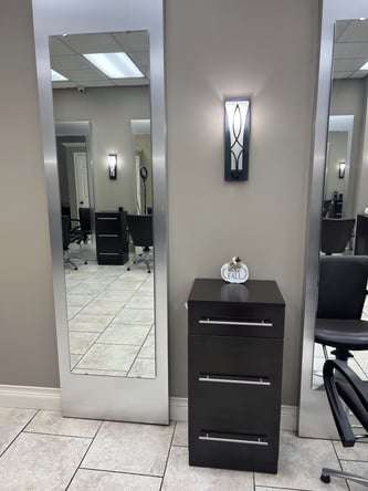 Woodland Park Salon Chair Rental • $199/Week • Community + Mentorship • FIRST WEEK FREE