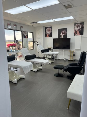 Bed and Space Rentals for PMU Artists, Lash Artists, Estheticians Reg. & Advanced, Injectors, Etc.