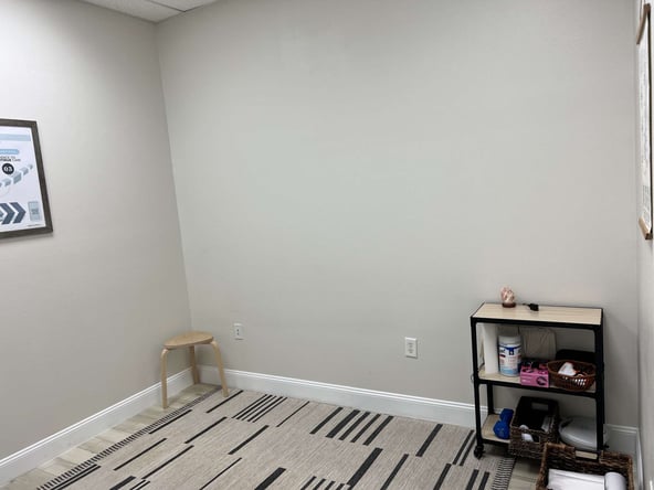 Beauty/Wellness Space Available in Valrico, FL!