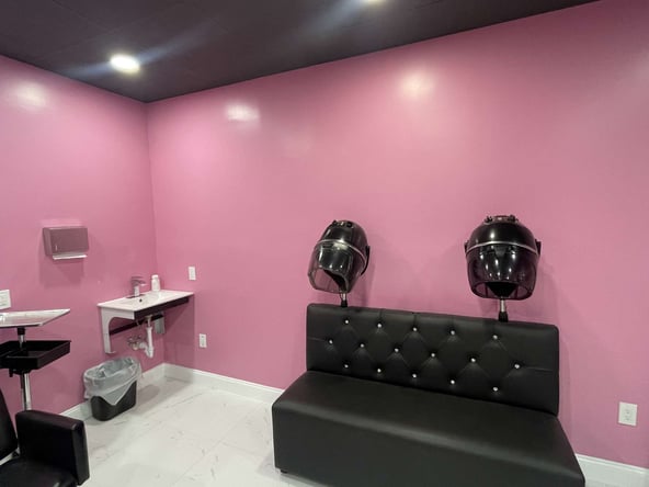 HAIR/NAIL Booth Rentals in New City