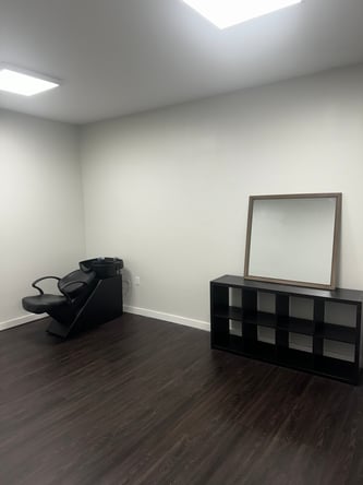 Salon Suites for Rent