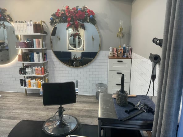 Salon Suite in Heart of Old Town. 375 square feet fully equipped. Washer and drier on site.
