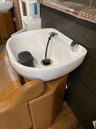 Stylist Chair and Eyelash Room available in Downton Fort Pierce!