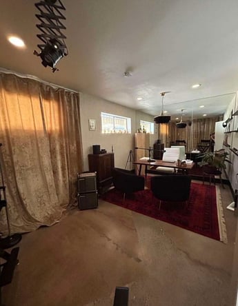 PRIVATE OFFICE SUITE Available for Beauty / Creative Professional looking for COMMUNITY!