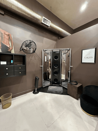 BEAUTY STATIONS AVAILABLE FOR RENT IN A GREAT LOCATION IN THE HEART OF PASADENA