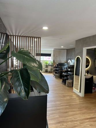 High End Electric Lash Extension Chairs Available for Rent at Modern Beauty Bar in Carlsbad