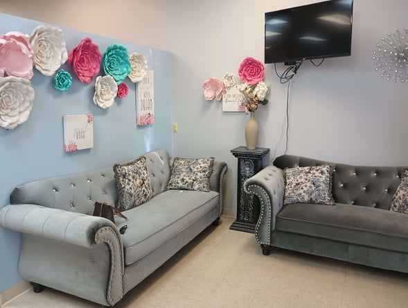 Hair salon station for rent in Redlands