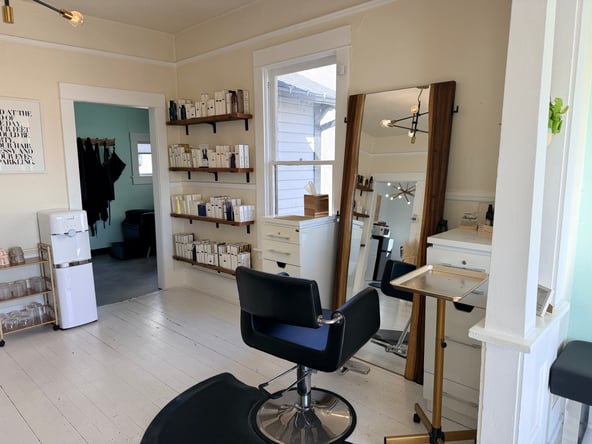 CHAIR RENTAL AVAILABLE DOWNTOWN LAKE OSWEGO, OR