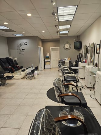 Arlington, VA — Hair & Nail Stations for Rent (Daily/Weekly)