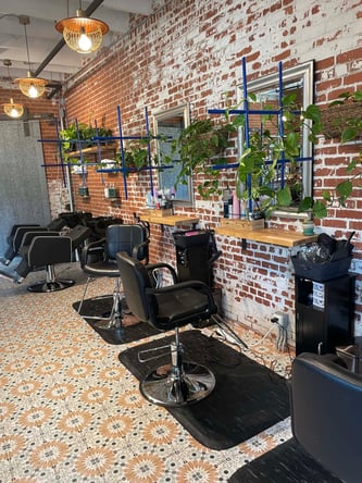 salon suite/booth