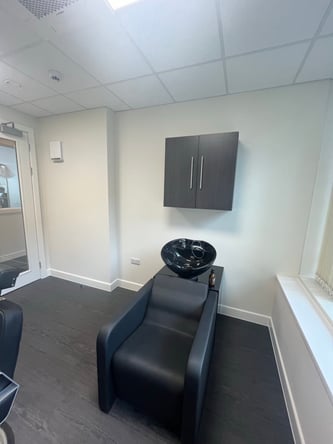 Premium Salon Suite for Rent – Phenix Salon Suites, Birmingham City Centre