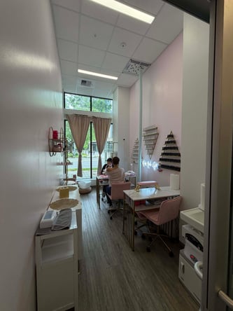 Salon Suites at Grand St Seattle – Built-In Client Base | 30% Off May Move-In