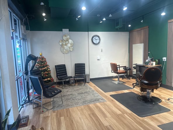 Independent Stylist Opportunity – Beautiful 3‑Chair Salon with Flexible Booths