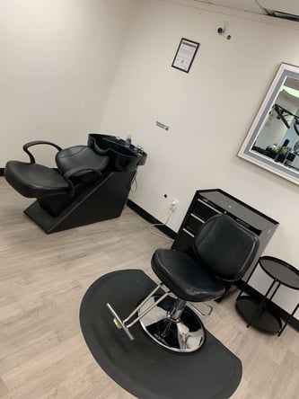 Open Booths Available in Southfield, MI Salon