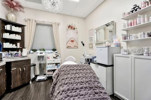Sola Salon Studios in Tustin, CA – Salon Suite for Rent