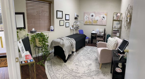 Salon suites for rent! Stylist, Lash artist, Estheticians!