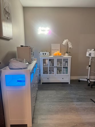 Hairstylist booth & esthetician room rent Specials!