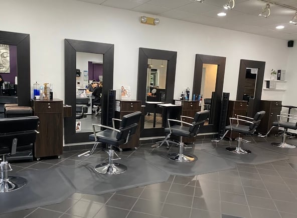 Salon Booth / Station Rental