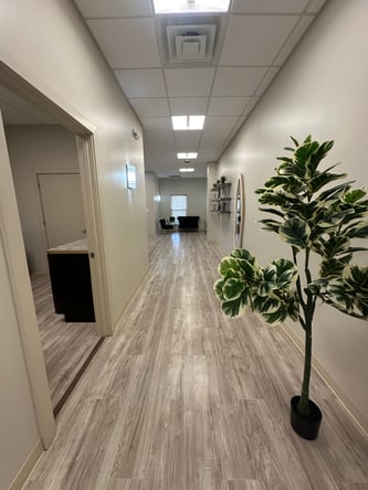 salon/medspa rooms for rent