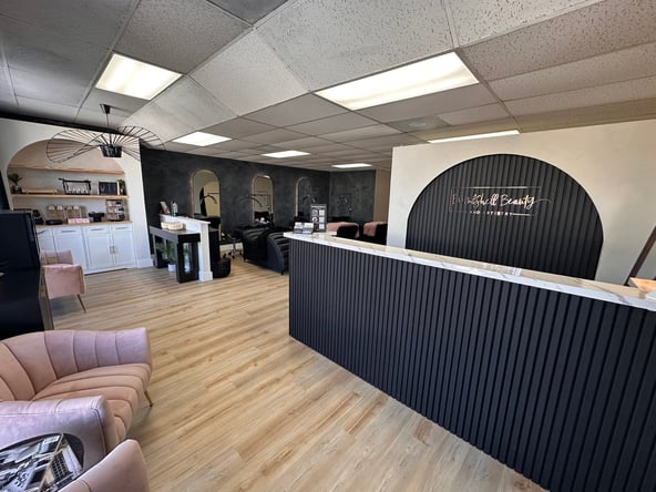 Luxury Salon Suites & Bed Rentals