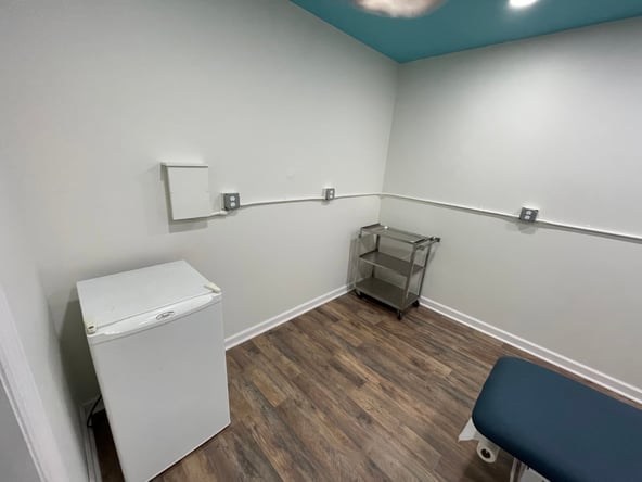 Renovated salon in Graceville, Florida; Looking for beauty professionals! :)
