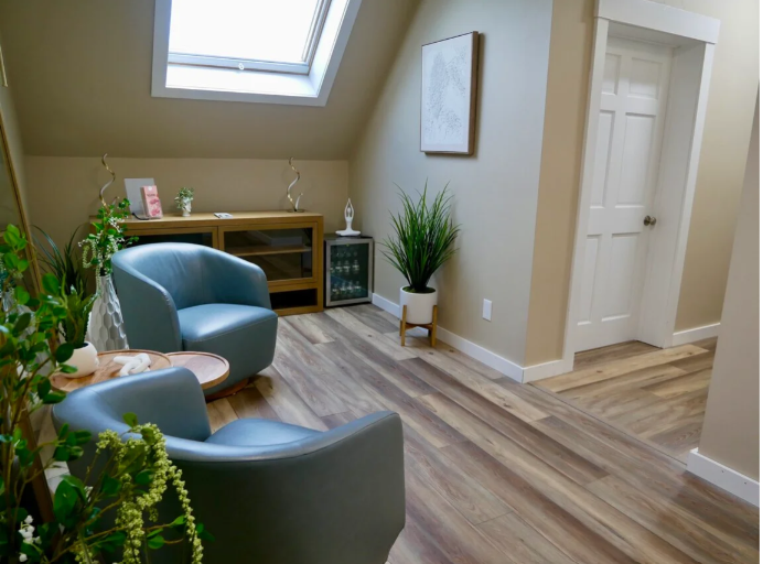 Bolton, MA: Esthetician Room in Holistic Med Spa – Build Your Practice!