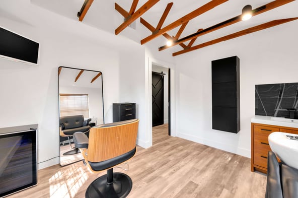 Stylish Boutique Salon Suite’s Available – Brandon FL