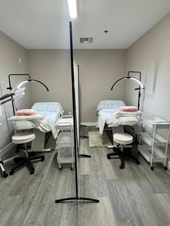 Hairstylist booth & esthetician room rent Specials!