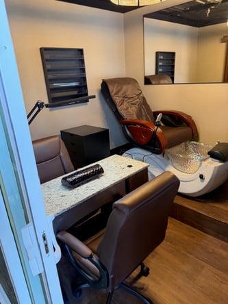 SALON SUITES FOR RENT ANY USE