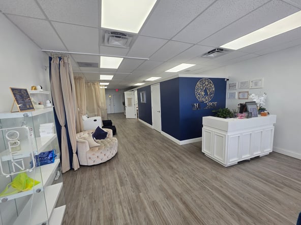 Beauty Stations & Private Rooms for Rent – East Boca Raton