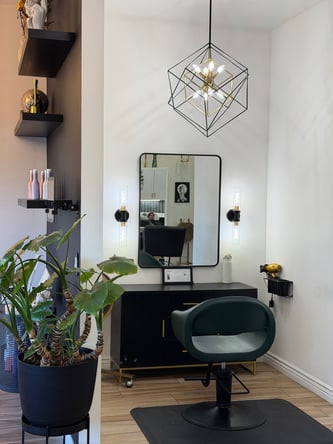 Scottsdale: All-Inclusive Chair Rental for Hairstylists | Modern, Bright Space at The Meeting Place
