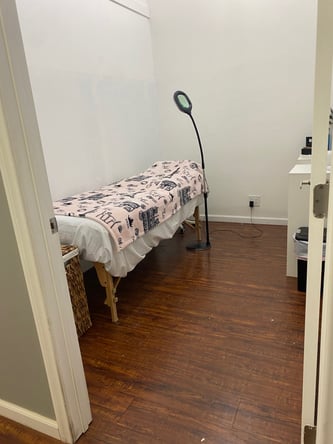 Furnished Esthetician Room for Rent – Prime Santa Monica/Westside Beauty Studio