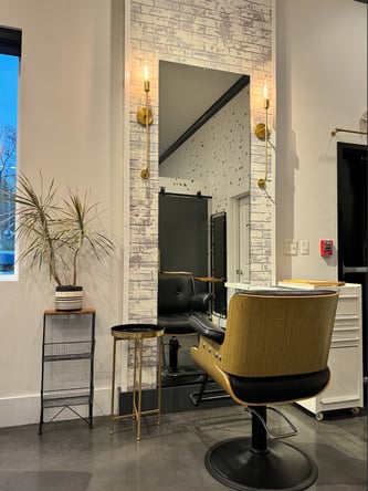 Chair Rental in HIGH END Luxury Salon (The Lux Studio)