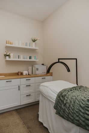 Daze Salon Suites (Private suites)