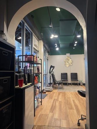 Independent Stylist Opportunity – Beautiful 3‑Chair Salon with Flexible Booths