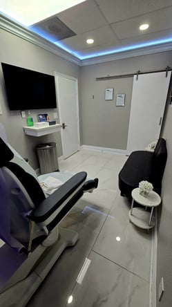 New Salon Studio Suite Available in Live Oak